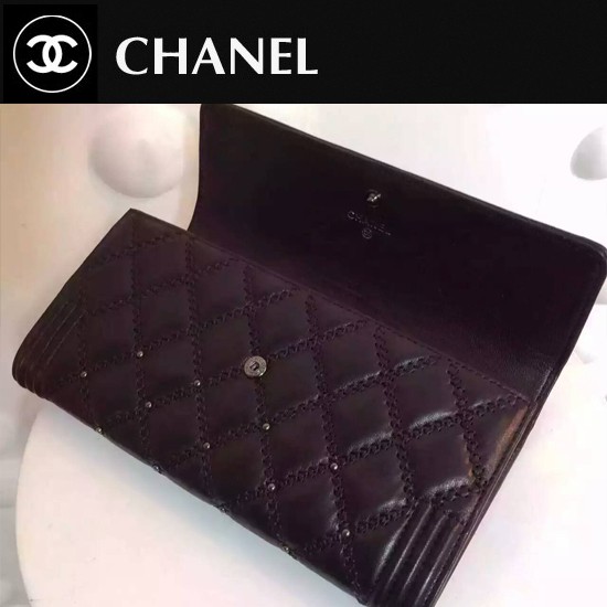 Chanel 59 時尚朋克風 Leboy系列黑色原版皮雙車線鉚釘款搭扣錢包 Lv Lv包 Lv官方網 Lv旗艦店 Gucci Gucci包 Gucci皮夾 Gucci官方網台灣最大的lv包包 Gucci包包網